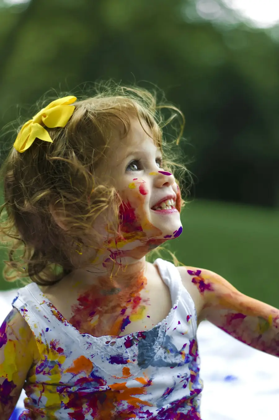 Niños aprendiendo felices